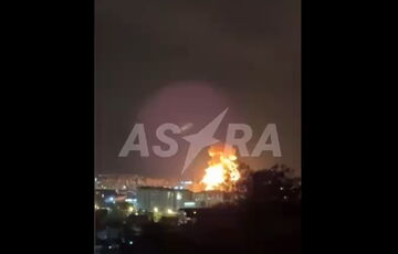 Дрони атакували нафтобазу у Краснодарському краї: кадри Дрони атакували нафтобазу у Краснодарському краї: кадри