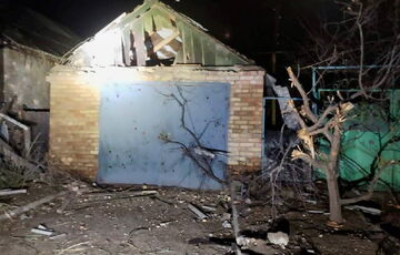 Россия ночью обстреляла Никополь из ”Градов”: повреждены дома и ЛЭП