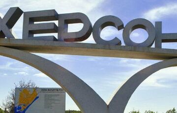 В оккупированном Херсоне россияне на грузовике раздавили автомобиль с людьми