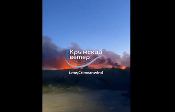 В крымском селе Угловое сильный пожар после работы российской ПВО В крымском селе Угловое сильный пожар после работы российской ПВО