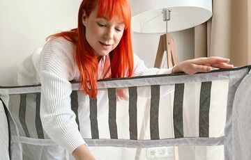 Светлана Тарабарова показала трогательные кадры с новорожденной дочерью