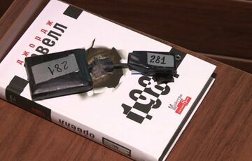 Відомий журналіст Портніков знайшов ”прослуховування” у своєму будинку Відомий журналіст Портніков знайшов ”прослуховування” у своєму будинку