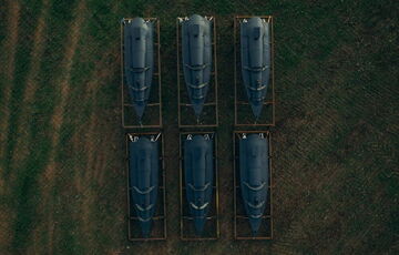 У Литві зібрали кошти на морські дрони для України під назвою ”PEACE Дец” та ”PEACE Да”