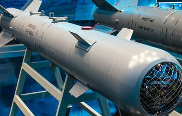 Россияне обстреляли Харьков: на месте одного прилета возник пожар