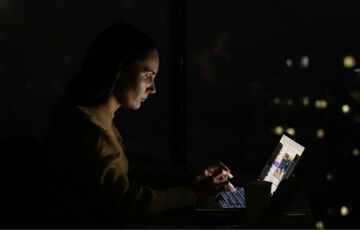 Відключення світла: названо 7 способів, як зарядити ноутбук без розетки