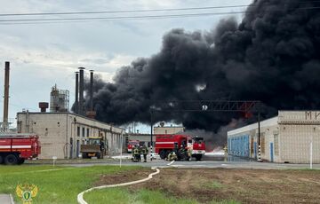 В Нижегородской области после атаки БПЛА горит завод по производству битума