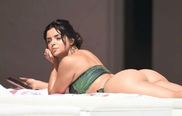 Демі Роуз показала фото з подорожі до Кенії Демі Роуз показала фото з подорожі до Кенії