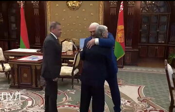 Трамп снял санкции с авиакомпании ”Белавиа” и передал Лукашенко письмо с пожеланиями благополучия Трамп снял санкции с авиакомпании ”Белавиа” и передал Лукашенко письмо с пожеланиями благополучия