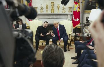 Зеленський і Трамп проводять переговори Зеленський і Трамп проводять переговори