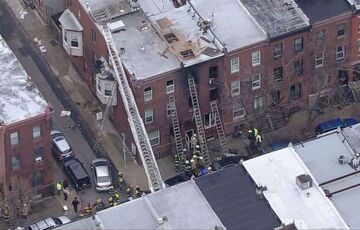 Велика пожежа у житловому будинку у Філадельфії: загинуло 12 людей, серед яких діти Велика пожежа у житловому будинку у Філадельфії: загинуло 12 людей, серед яких діти