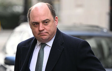 Міністр оборони Великобританії таємно відвідав Київ