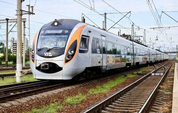 Укрзалізниця повертає воєнізовану охорону у пасажирські поїзди Укрзалізниця повертає воєнізовану охорону у пасажирські поїзди