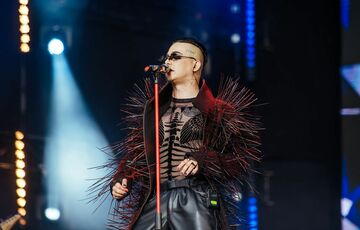 Melovin зробив камінг-аут на головній сцені Atlas Weekend - ВІДЕО Melovin зробив камінг-аут на головній сцені Atlas Weekend - ВІДЕО