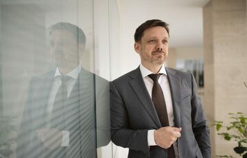 Наблюдательный совет уволил Мецгера из Укрэксимбанка Наблюдательный совет уволил Мецгера из Укрэксимбанка