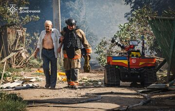 Россияне ударили по Дружковке: один человек ранен, десять - спасены (фото)