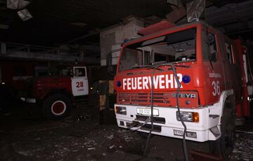 Россия ударила ракетой по пожарной части в Изюме: фото Россия ударила ракетой по пожарной части в Изюме: фото