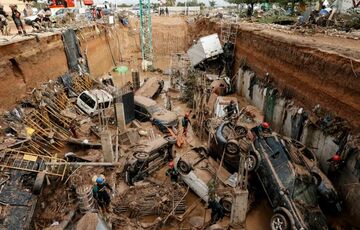 Число жертв наводнения в Испании выросло до 211 человек