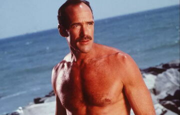 Умерла звезда культового сериала ”Спасатели Малибу”