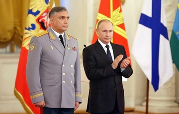 В сеть ”слили” видео стриптиза путинского генерала и интимную переписку с любовником: фото, видео