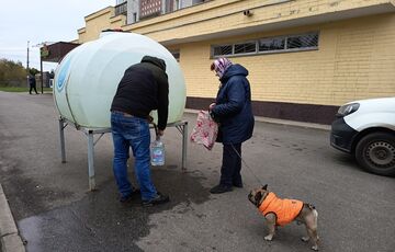 В Чернигове снова проблемы с водой после российских ударов В Чернигове снова проблемы с водой после российских ударов