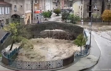 Экстремальные ливни затопили часть Франции: видео Экстремальные ливни затопили часть Франции: видео
