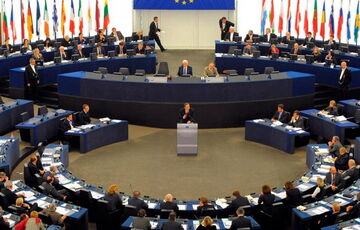 Європарламент закликав зняти обмеження на використання Україною західної зброї по території Росії