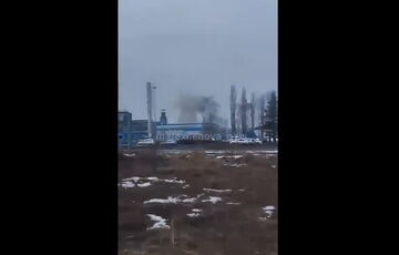 Украинские дроны атаковали газокомпрессорные станции и склад ракет к С-300/С-400 в России Украинские дроны атаковали газокомпрессорные станции и склад ракет к С-300/С-400 в России