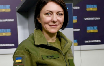 Читаємо зведення з поля бою: Маляр заінтригувала фотографією