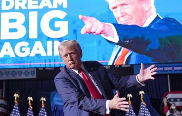 Трамп оголосив себе новообраним президентом США