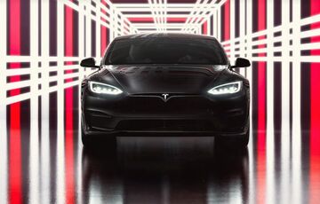 Илон Маск представил новый флагман Tesla