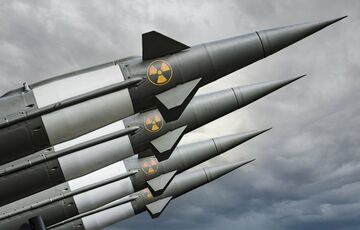 США планують розмістити свою ядерну зброю у Великобританії для протистояння російській загрозі  США планують розмістити свою ядерну зброю у Великобританії для протистояння російській загрозі