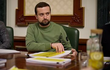 В Офісі президента розповіли, чи зустрінуть українці Новий рік зі світлом