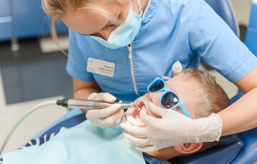 Названа причина смерти ребенка, который умер после визита к стоматологу