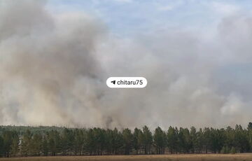 На военном складе в Забайкальском крае из-за пожара детонируют боеприпасы: видео