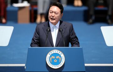 Суд видав ордер на арешт президента Південної Кореї