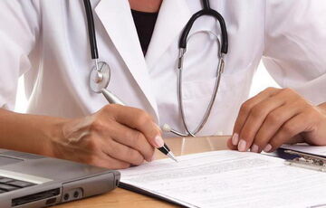 В Киеве умерла 28-летняя женщина, которую отказались госпитализировать, несмотря на жалобы на сердце