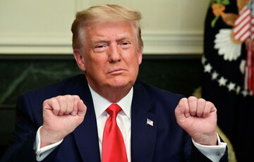 Засуджуючи насильство, президент Дональд Трамп не поспішав закликати своїх прихильників залишити Капітолій