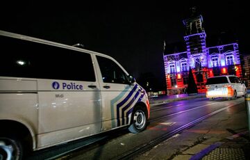 У новорічну ніч у Брюсселі підпалили десятки автомобілів