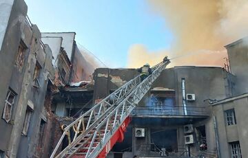 В Харькове установили первую остановку-укрытие (фото, видео)