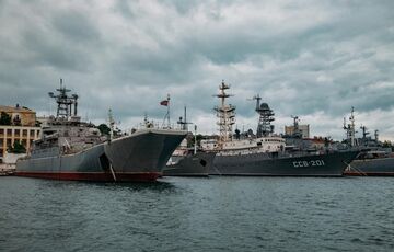Риск атаки очень высокий: Россия вывела свой ракетоноситель в Черное море Риск атаки очень высокий: Россия вывела свой ракетоноситель в Черное море