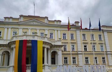 В Украину из Литвы отправили шесть грузовых автомобилей с энергетическим оборудованием  В Украину из Литвы отправили шесть грузовых автомобилей с энергетическим оборудованием