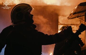 Окупанти знову атакували Київ балістикою: всі цілі збиті, є постраждалі та руйнування