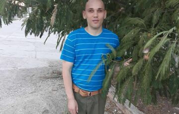 В оккупированном Крыму незрячего мужчину избили и оштрафовали после высказываний о ”ватной публике”