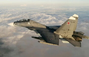 У Росії впав винищувач Су-30: екіпаж загинув