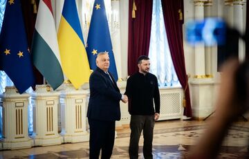 Зеленський зустрівся з Орбаном у Києві Зеленський зустрівся з Орбаном у Києві