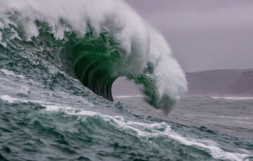 Северная Корея заявила о создании подводного дрона, который вызывает ”радиоактивное цунами”