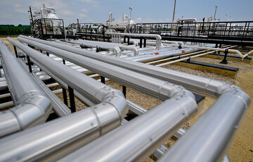 Правительство Венгрии начало тайно обсуждать уменьшение зависимости от российских энергоресурсов 