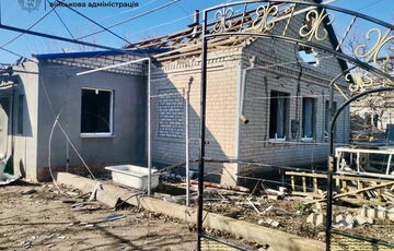 Сім'я з двома дітьми постраждала внаслідок російського обстрілу Гуляйполя Сім'я з двома дітьми постраждала внаслідок російського обстрілу Гуляйполя