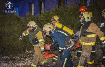 Россия ракетами ударила по отелю в Харькове, где жили журналисты: фото