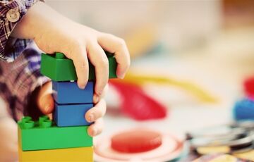 Российские власти вывезли детей-сирот из Херсона в крымский детдом, который называют ”концлагерем”